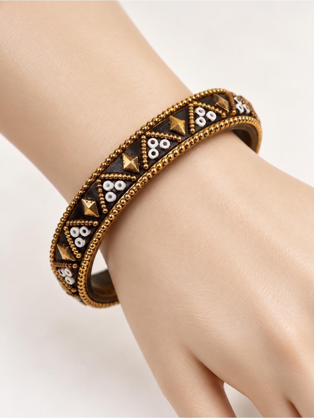 Bracelet Women’s Jewelry Size 7.5 Micro-mosaic. Gold Tone Made In Italy Vintage